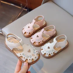 Sweet Little Girl Sandal Summer New Kids Princess Embroidery Flower Flat Sandals Fashion Elegant Children Causal Cut-outs Shoes