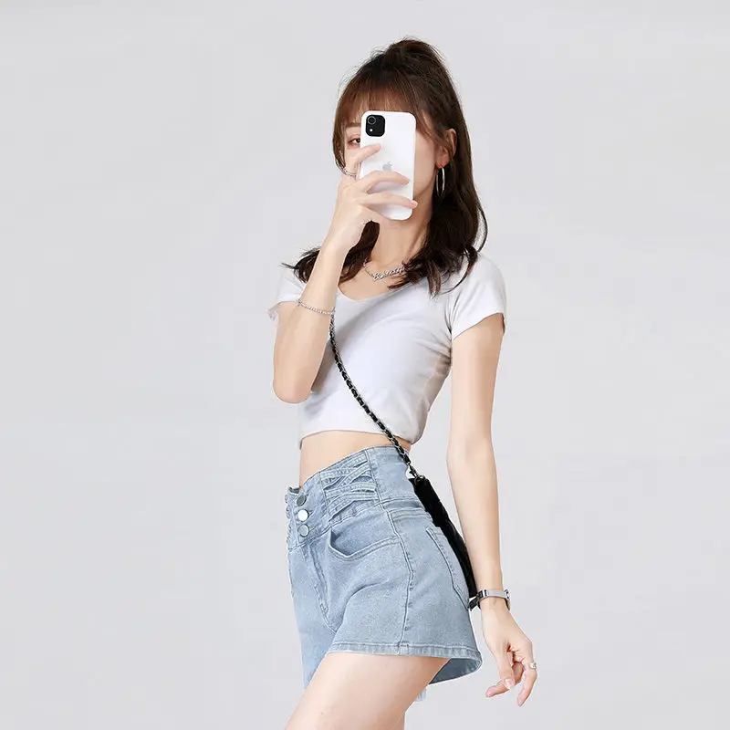 

Сексуальные шорты с тремя пуговицами спереди для ношения поверх одежды, 2025, светло-голубые джинсовые шорты с перекрестным дизайном, тонкие, женские, летние.