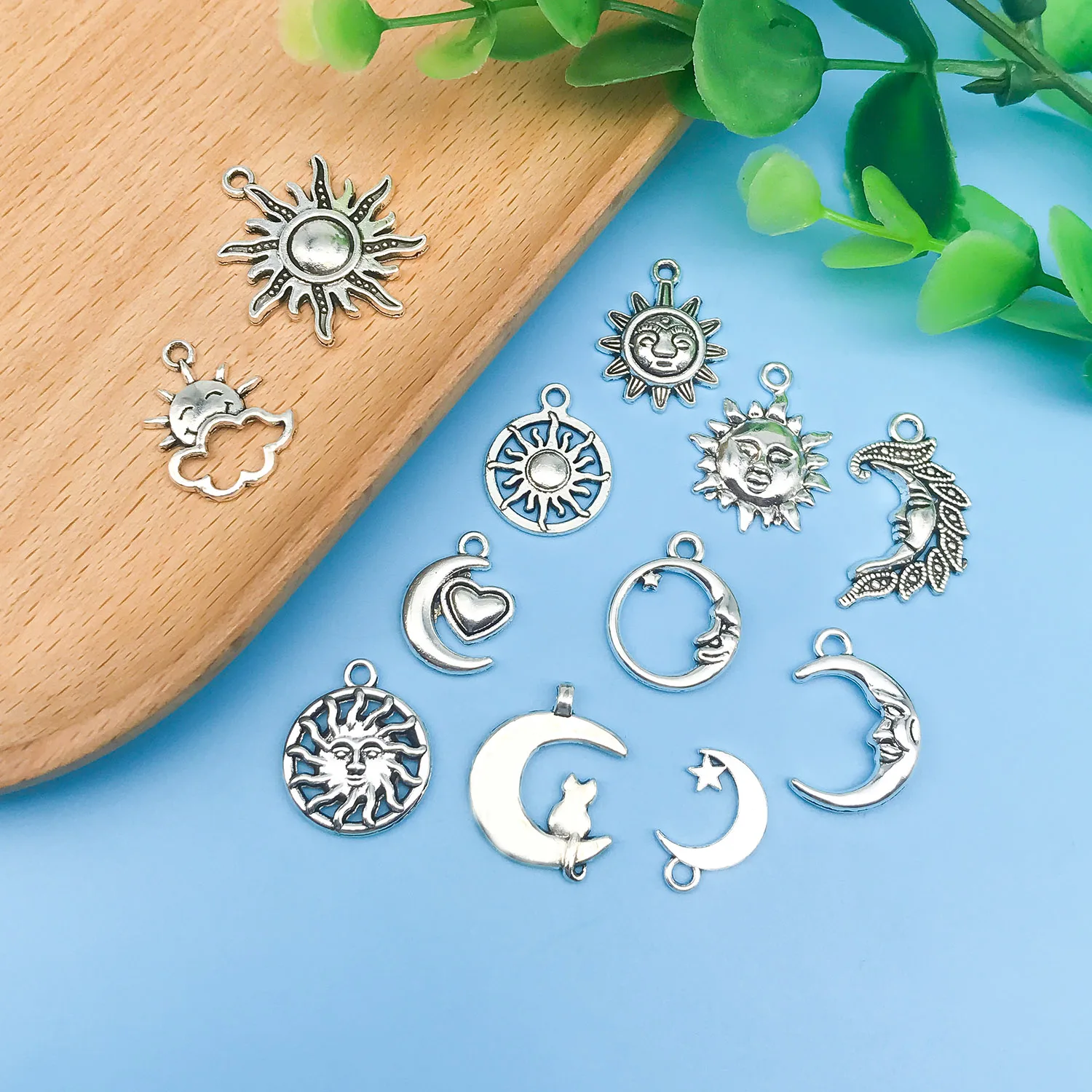 Mix 42pcs Ancient Silver Sun Moon Star Pendant Set Alloy Pendant, DIY Bracelet Pendant, Back to School Fashion Jewelry Accessory