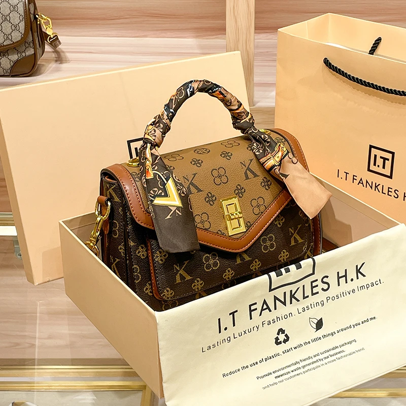 

Leather large-capacity small square bag women's 2025 new spring and summer shoulder messenger bag