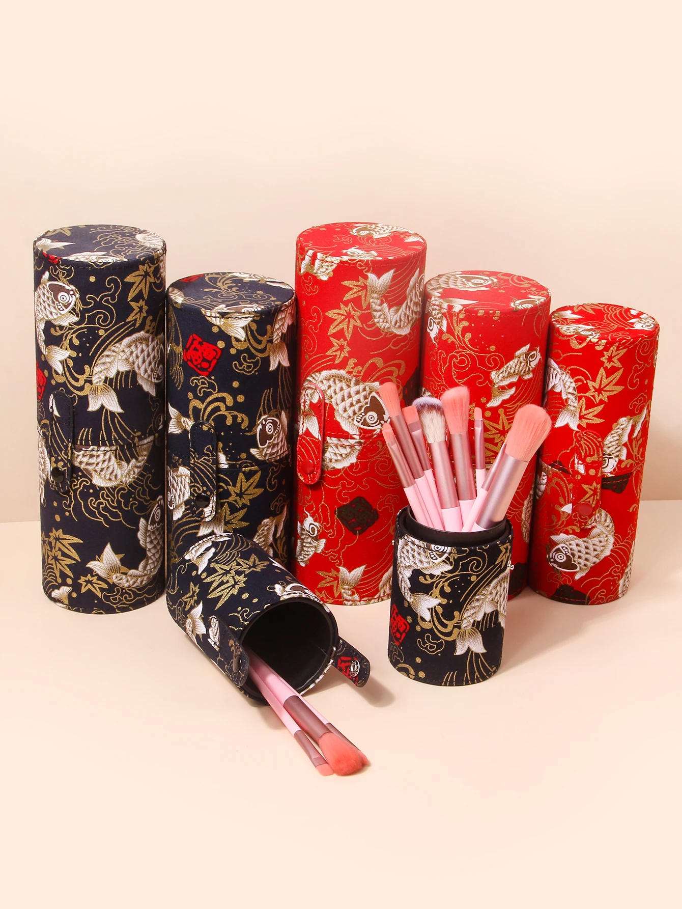 

High-grade Guofeng good luck Koi totem makeup brush storage bucket multi-function dustproof makeup tool storage container