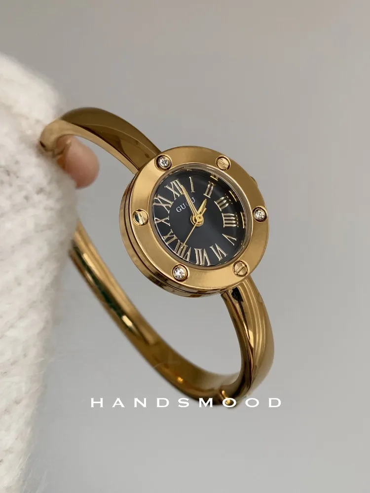 

2025 Classic Roman Scale Diamond-set Exquisite Simple Black Gold Bracelet Watch Fashionable High Temperament Women's Watch