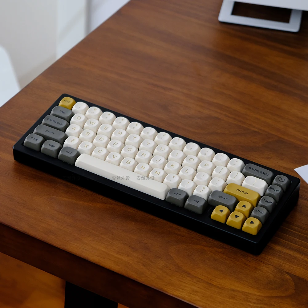 Рисунок 4 - KBDiy 142 клавиши в стиле ретро