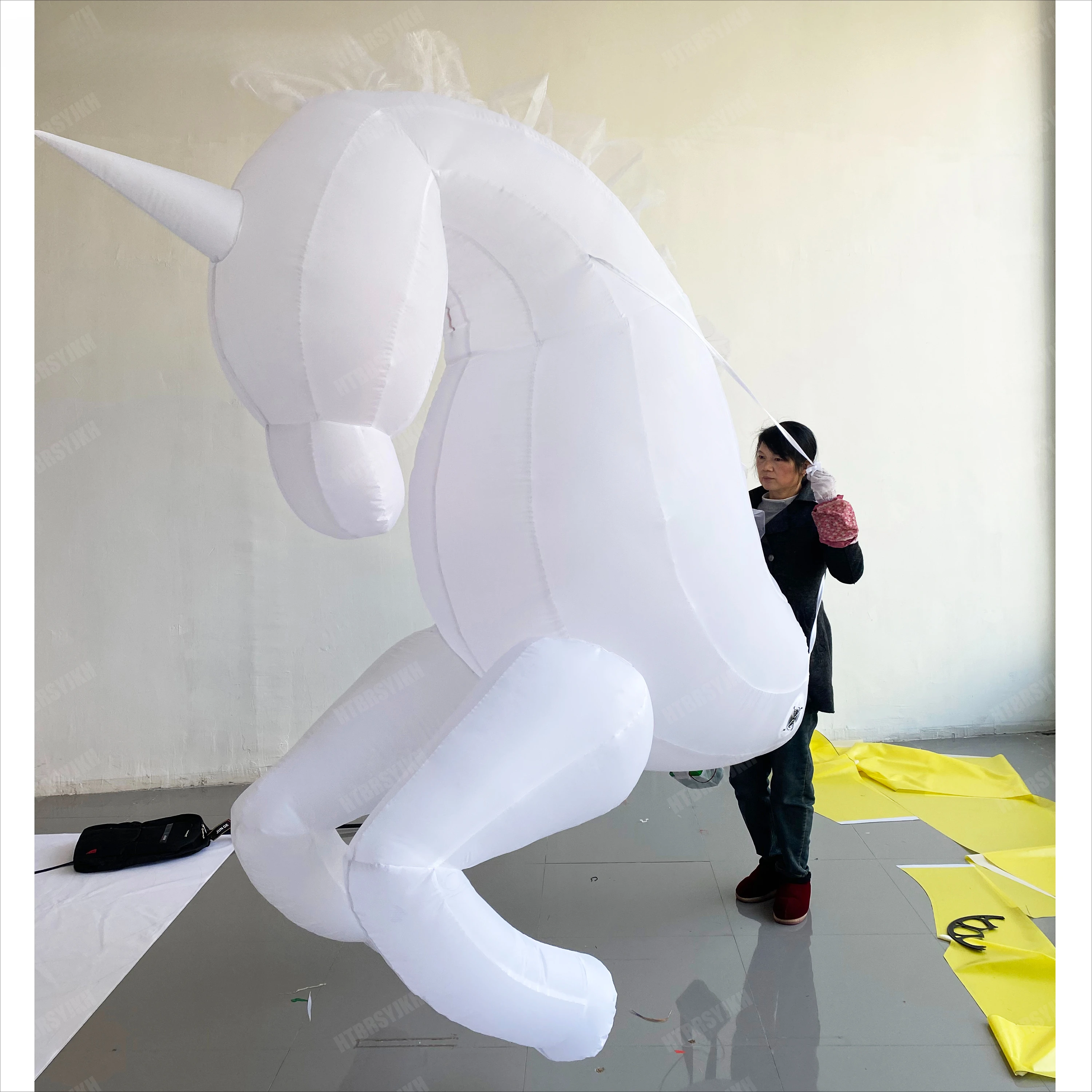 

3M Giant Inflatable White Unicorn Puppet with White LED Light Air Blow Horse/Swan Parade Walking Performance Costume Props