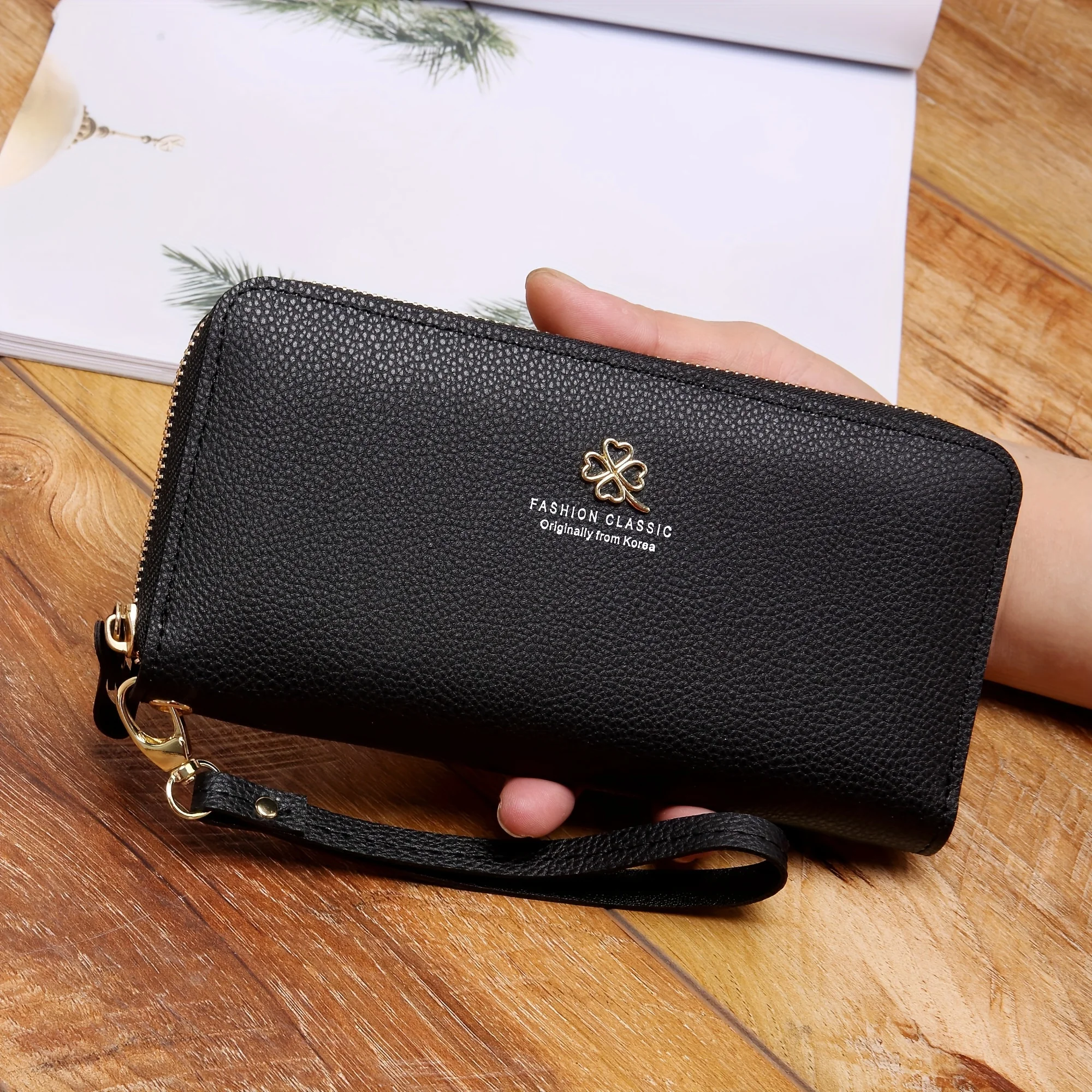 

Длинный клатч с четырьмя листами клевера, на молнии, стильный и классический универсальный кошелек, большая вместительная карта и кошелек для денег.