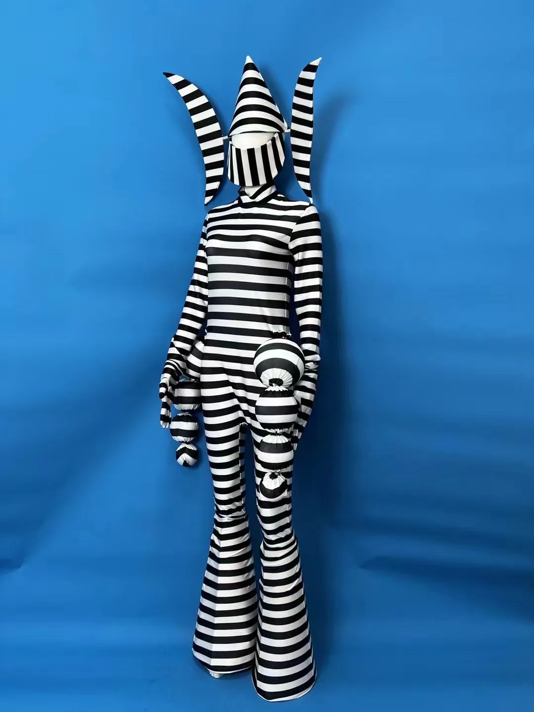 Gestreifte Zebra Tanz Performance Kunst Karneval Float Parade