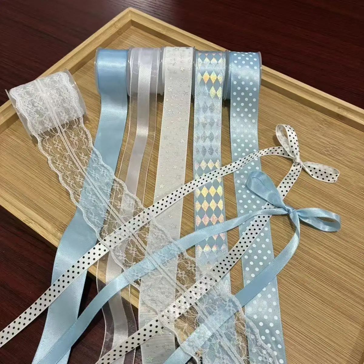 8-teiliges Set mit Spitzenbändern in Heißsilber mit Tupfenmuster, Baji-Kombination, handgefertigt, DIY-Haaraccessoires, Schleifenmaterial, Geschenkband – Detail 1