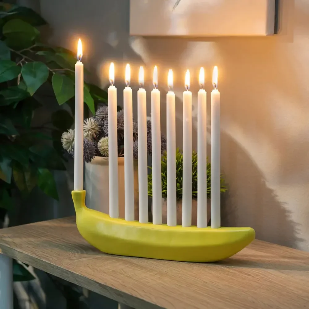 1PC Creative Banana Menorah Tabletop Candlestick Decor Resin Novelty Banana Menorah Hanukkah Chanukah Candle Holder with 9 Holes