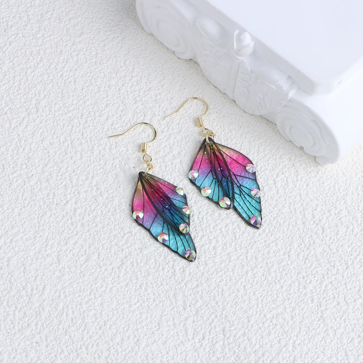 Minar Fairy Clear Gradient Color Resin Wings Dangle Earrings für Damen Großhandel Kupfer Strass Schmetterlingsanhänger Ohrring