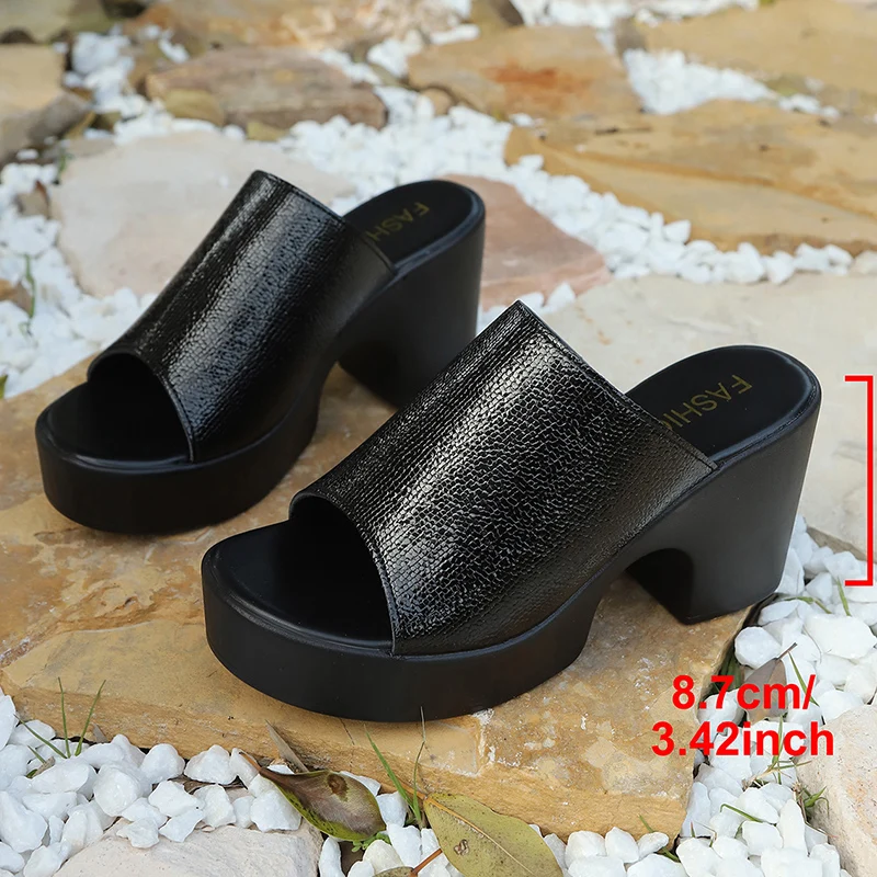 Fashion Gold Silver Chunky Platform Sandals Women 2026 Summer Metallic High Heel Slippers Woman Thick Heeled Outdoor Slippers view 6