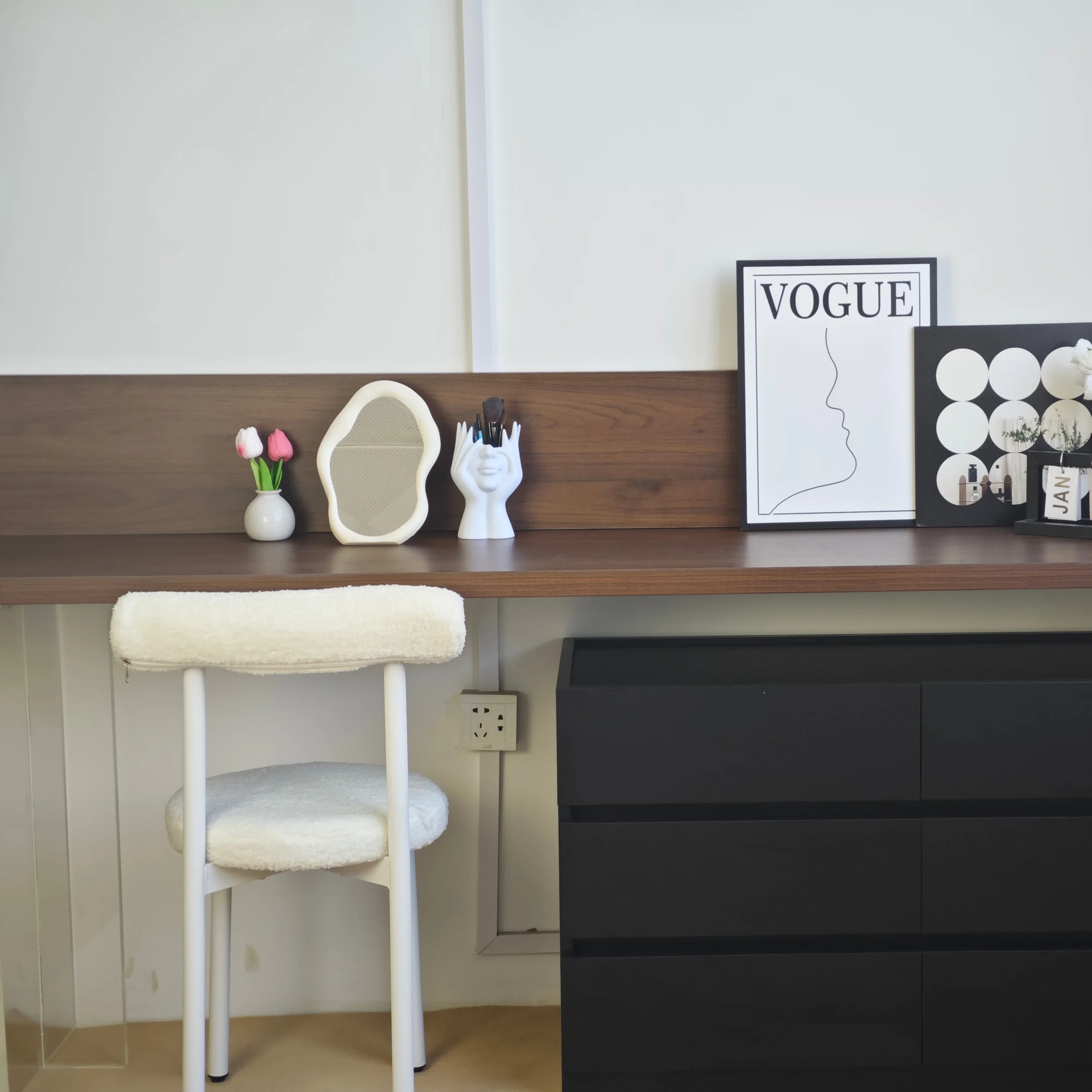 

vanity cabinet, dresser, chest of drawers, integrated, new, desk, storage, bedroom