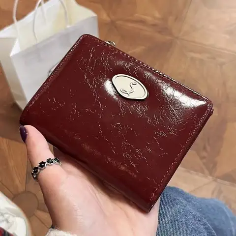 Ladies fashion Korean silver crinkled PU bi-fold, multi-card slots, bill & zip coin pocket, Y2K chic, portable for commute.