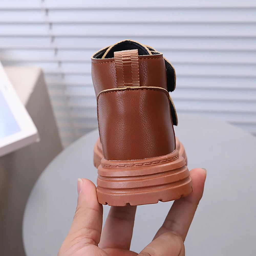 Sepatu Bot Modis Musim Gugur untuk Anak-anak 2025 Sepatu Bot Anak Perempuan Antik Desainer Sepatu Bot Kasual Anak Antilicin Bersol Lembut