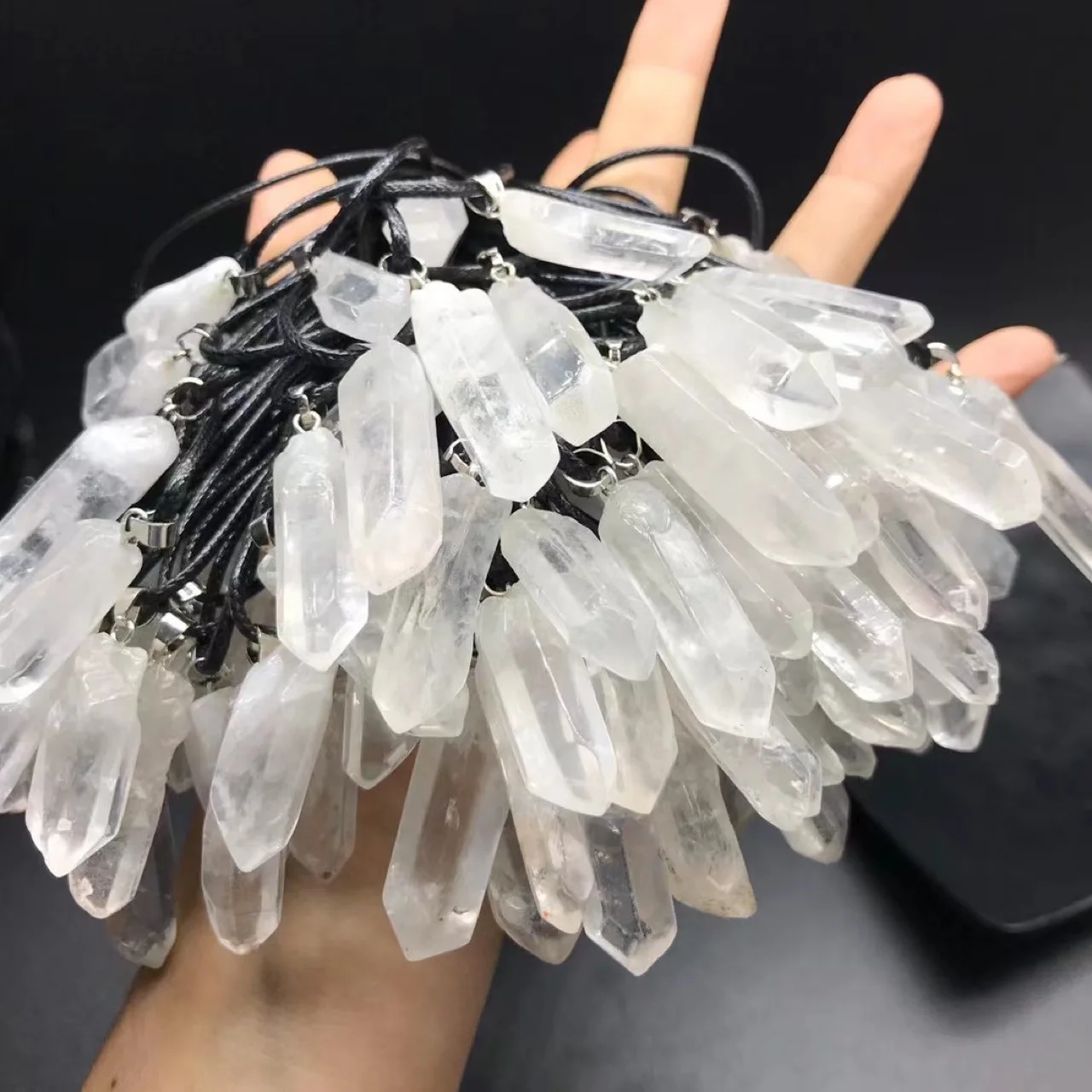 50/100pcs/lot Natural White Crystal Stone Pendant Necklace High Quality Leather Rope Necklace Trendy Jewelry Factory Wholesale