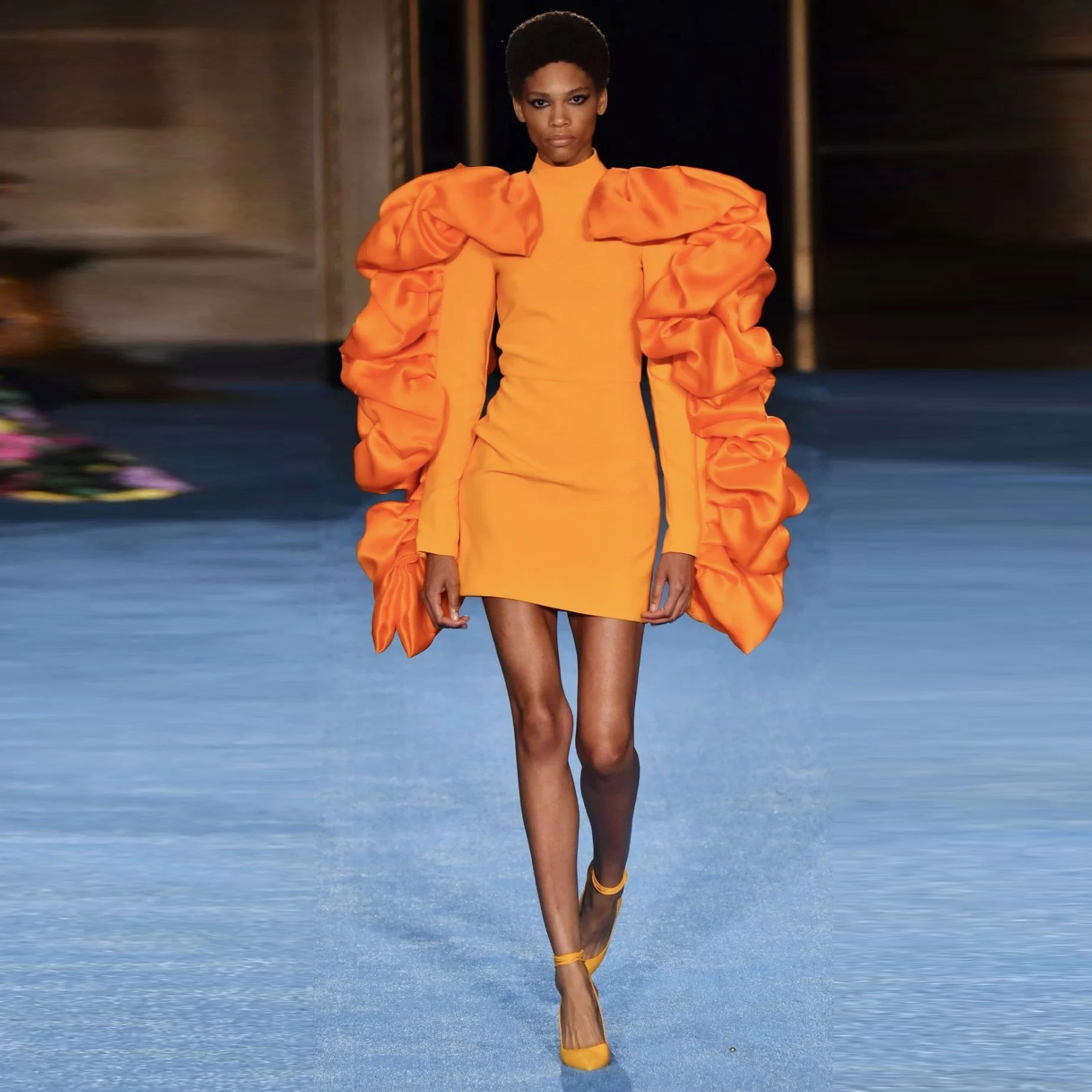 

Оранжевые платья-футляры для выпускного вечера с высоким воротом и рюшами из атласа с длинными рукавами длиной выше колена Вечерние платья Коктейльное платье для девочек