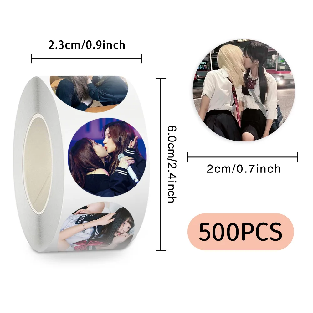 500 Teile/rolle Lesben Roll Aufkleber Lesben Frauen Kuss Versiegelung Aufkleber DIY Laptop Telefon Gitarre Wasser Tasse Auto Skateboard Kind spielzeug