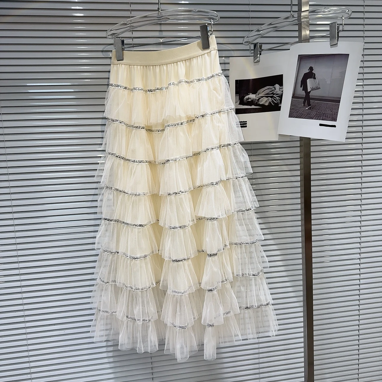 กระโปรงมิดิทรงเค้กประดับเลื่อม รุ่นอิน ซีควิน พรินซ์ สไตล์อีเล ลุคสุภาพสตรี ผ้าตาข่าย ชุดราตรี  คอลเลคชั่นใหม่ล่าสุดสำหรับสาวมืออาชีพ