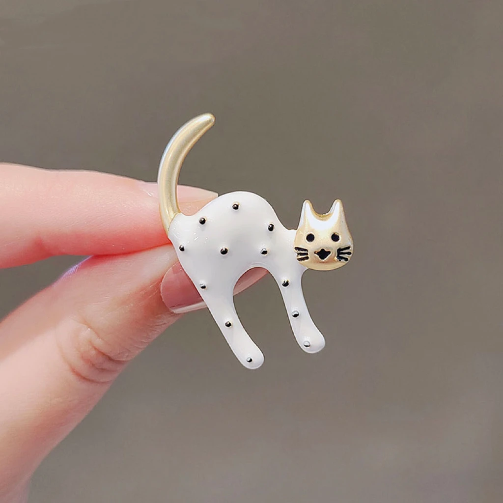 Creative Black White Enamel Cat Brooches For Women Girls Fashion Cartoon Cute Kitten Animal Brooch Clothing Accessories Jewelry