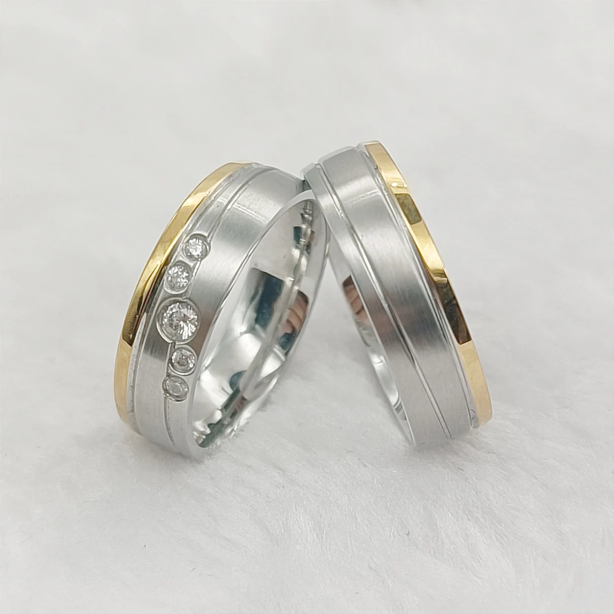 Two-Tone Golden Wedding Bands Classic Contrast Design Valentines Wedding Rings Sets For Couples Stainless Steel Jewellery