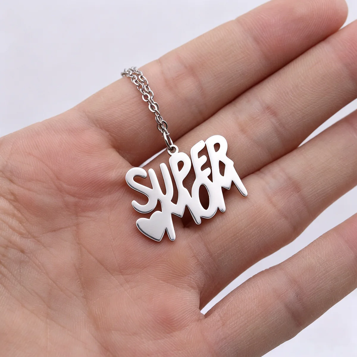 Kinitial Stainless Steel Super Mom Letter Heart Pendant Necklace Neck Chain Choker Jewelry Mother’s Day Gift For Women