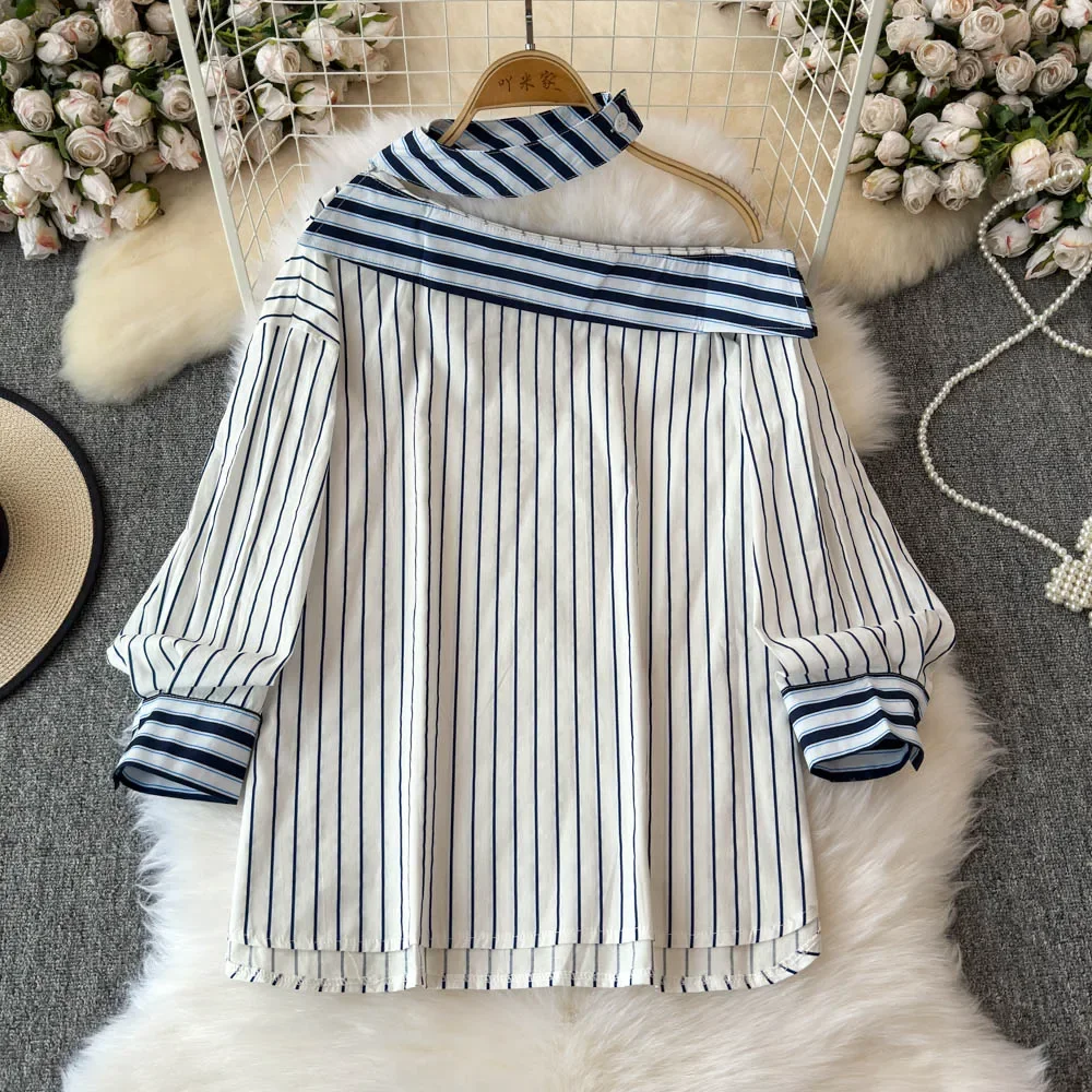 

SuperAen Off-the-shoulder Striped Top Women's Autumn 2024 New Korean Style Fashion Skew Collar Loose Casual Pullover Tshirt