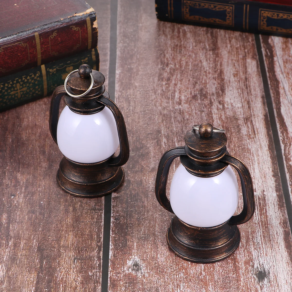 

2Pcs Retro Horse Lantern Mini Lamp Portable Outdoor Tent Lamp Emergency Light for Camping Hiking