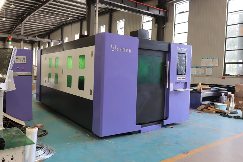 Enclosed Fiber Laser Cutting Machine Cutter for Cut Metal Plate Round Square Rectangle Pipe or Tube U L H Profile Protect Cover