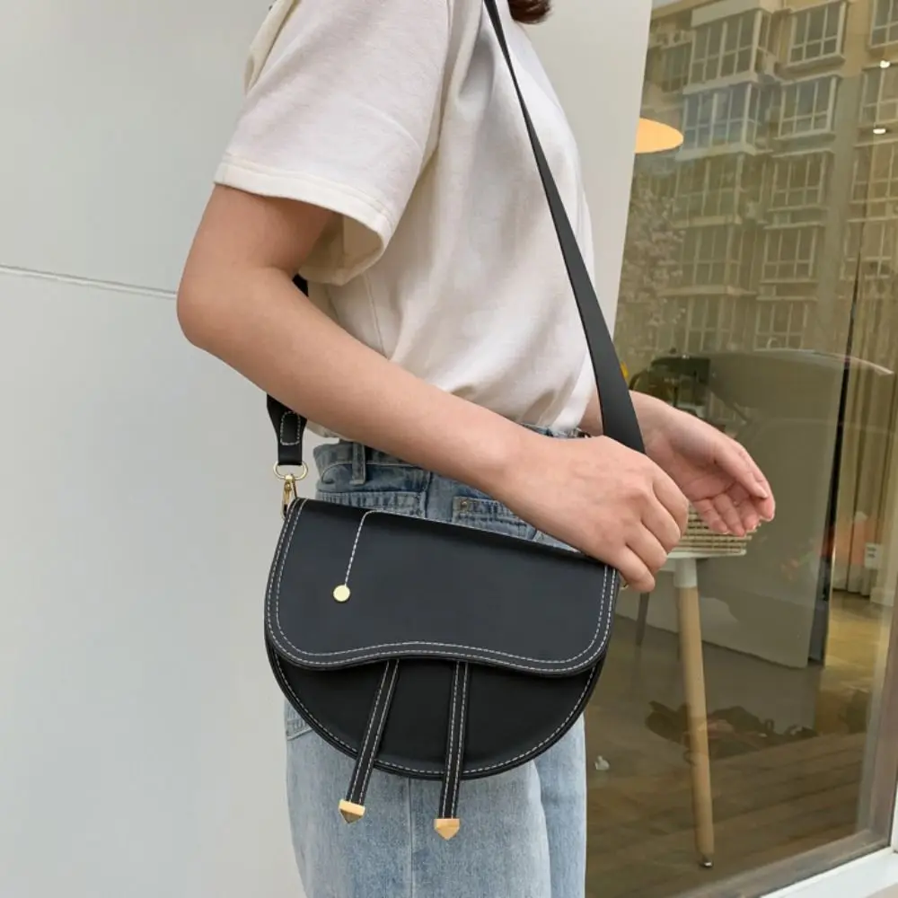 

Elegant Casual Saddle Bag Semicircle Designer Pu Leather Saddle Crossbody Bag Retro Solid Color Small Messenger Bag Travel