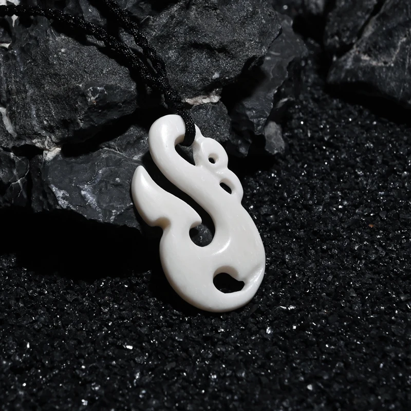 GX054 Hot Sale New Zealand Maori yak bone necklaces man pendant Primitive tribes jewelry hand-carved MANAIA Choker for gift