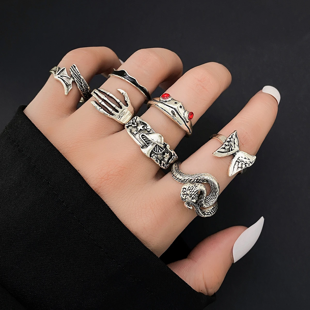 IPARAM Rattlesnake Butterfly Frog Mushroom Hand Wing Vintage Ring for Women Men Silver Color Gothic Rings Set Fashion Jewelry