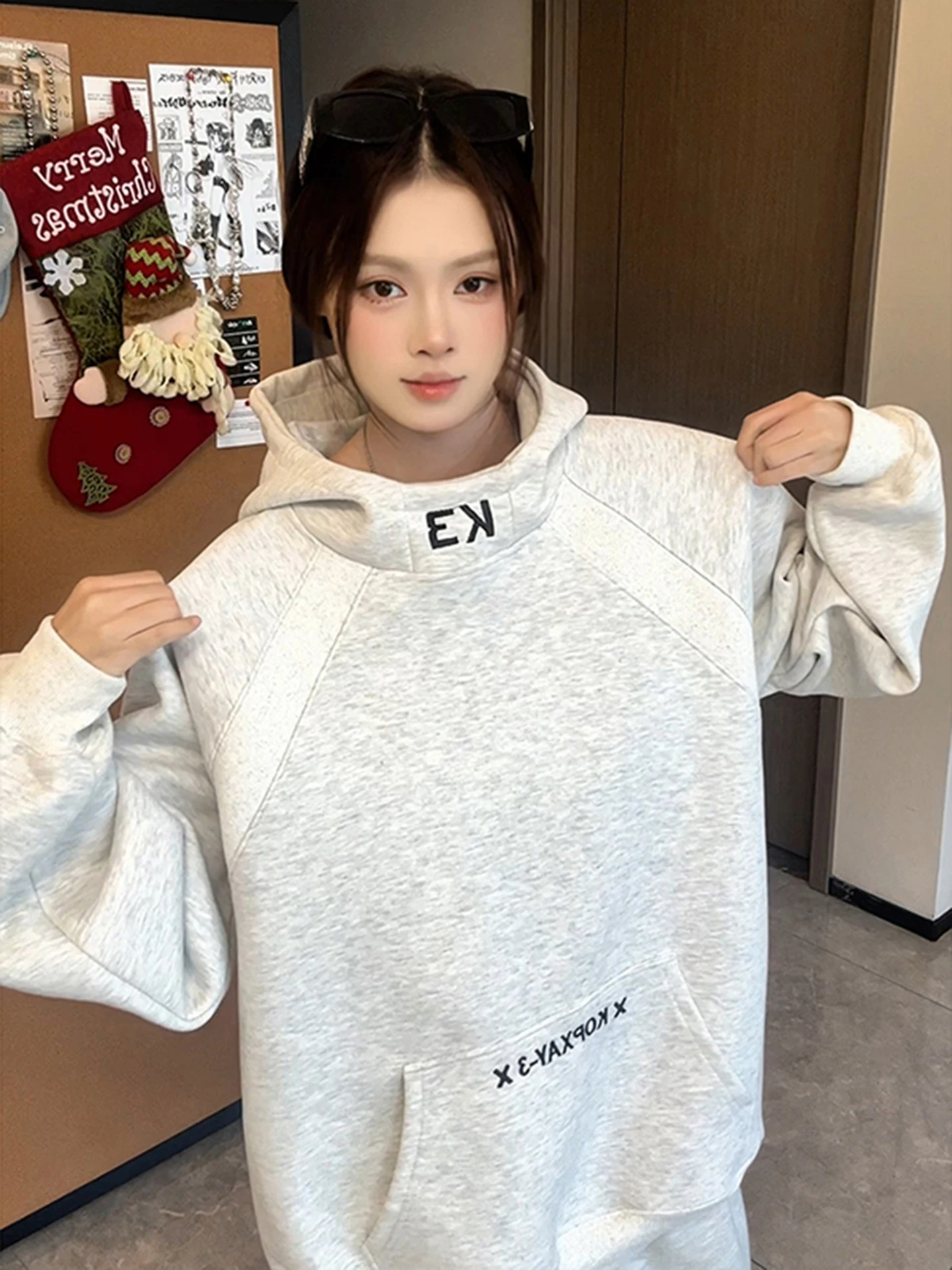 

Мужская осенняя толстовка American Sle Heavyweight белого цвета с вышивкой, свободного кроя, с капюшоном, парная модель для влюбленных