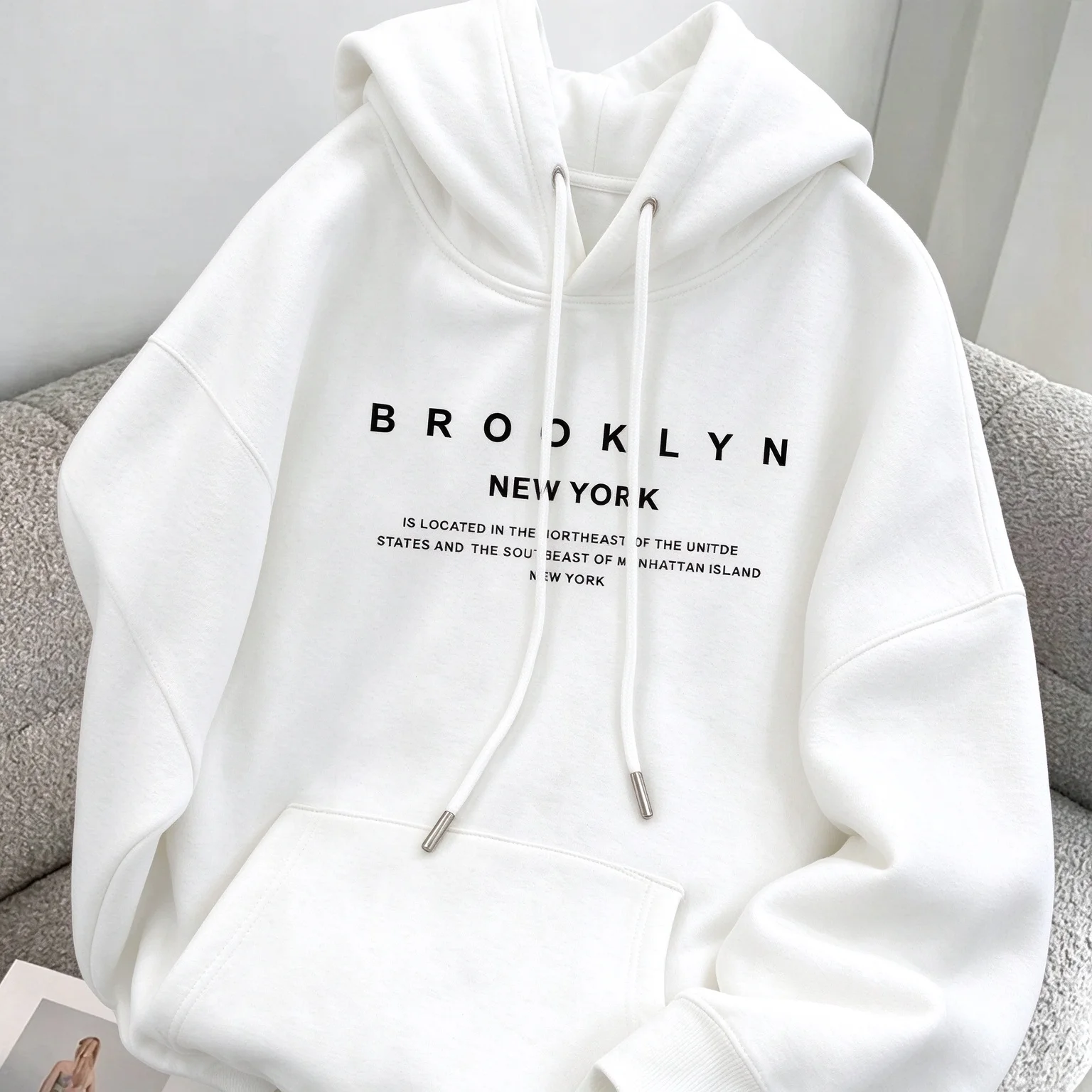 Men's Autumn and Winter Fashionable Casual Loose Brooklyn Graphic Print Fleece Pullover Long Sleeved Hooded Sweatshirt