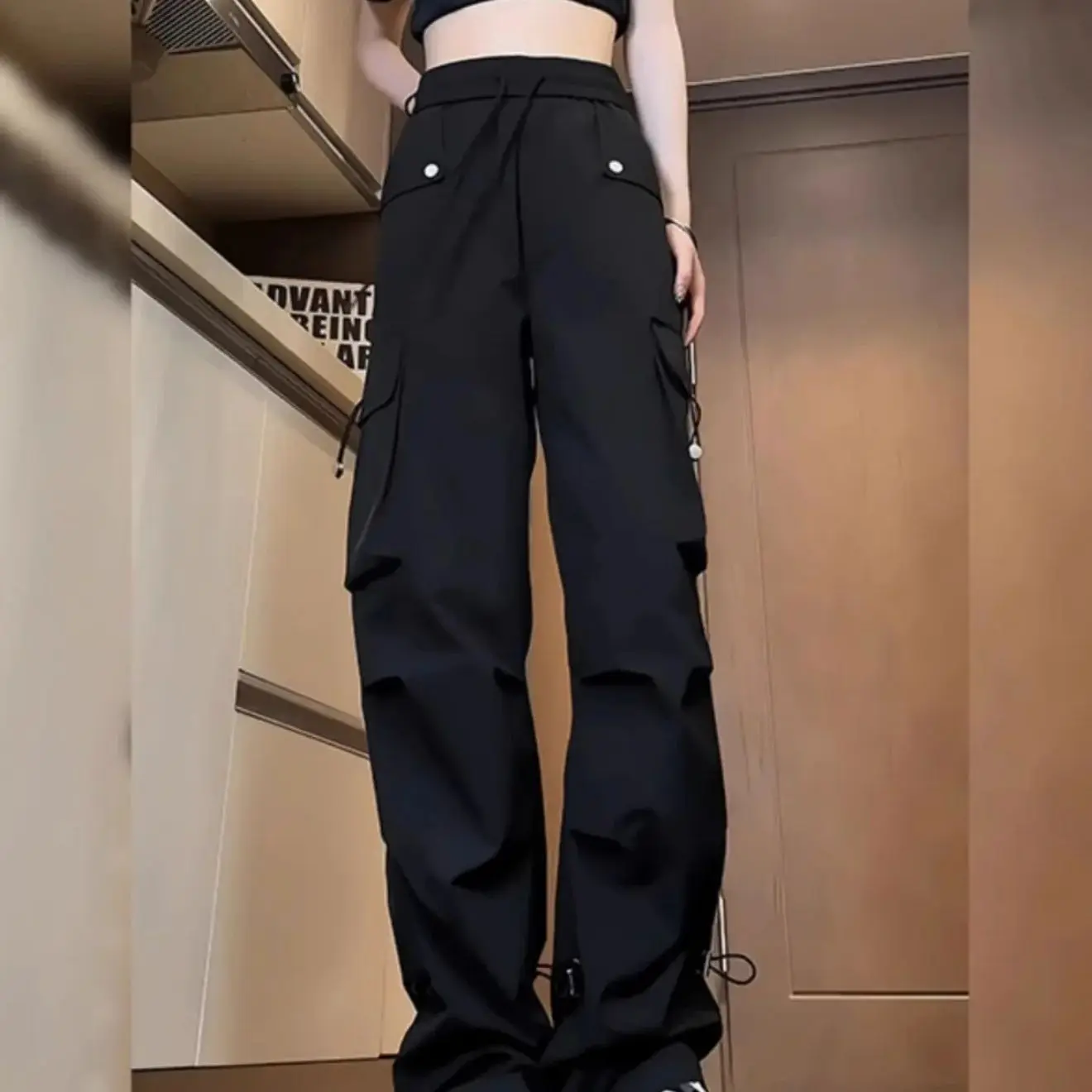 กางเกงคาร์โก้ขากว้างหลายกระเป๋าสไตล์อเมริกันสำหรับผู้หญิง รุ่นใหม่สำหรับฤดูใบไม้ผลิและฤดูใบไม้ร่วง สไตล์นักเรียนเกาหลี ดีไซน์บาง กางเกงลำลองอเนกประสงค์