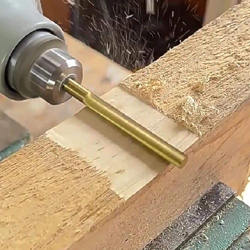 

Прочный роторный напильник с хвостовиком 6 мм из быстрорежущей стали, идеально подходит для резьбы по дереву и детализированной шлифовки.