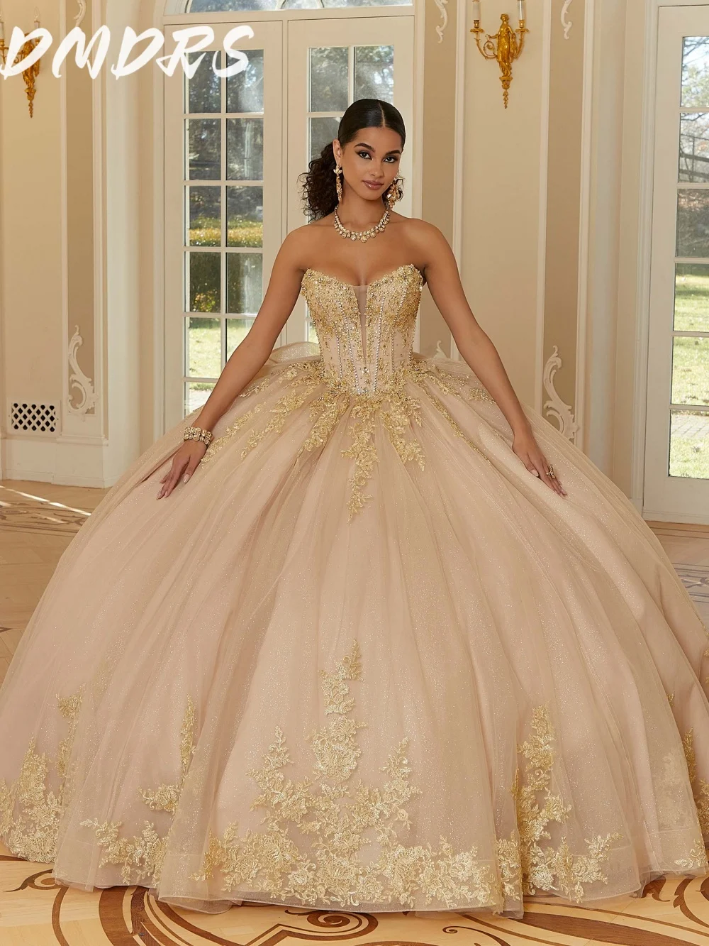 فستان Quinceanera ساحر مكشوف الكتفين 2025 فستان أنيق للحفلات مزين كلاسيكي متألق على شكل كرة حلوة 16 فستان حفلة