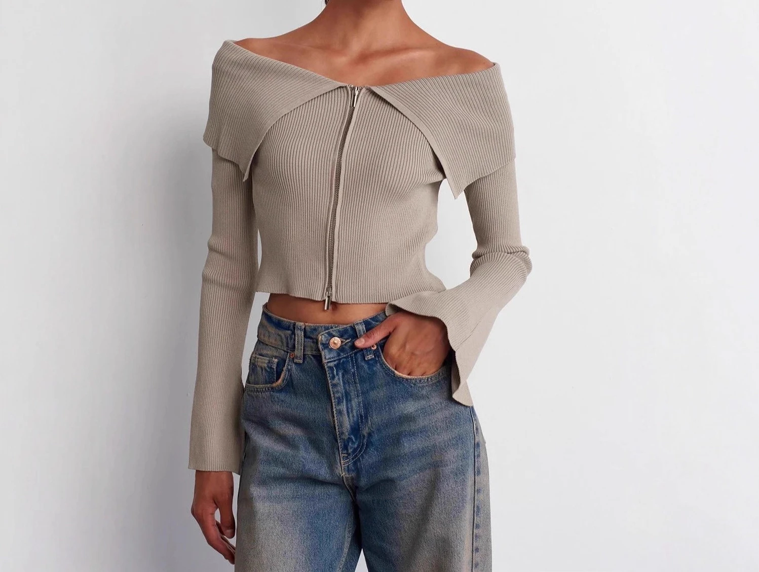 2025년 신상 스웨터 여성 오프숄더 루즈핏 슬림 숏 스타일 긴팔 탑 코트