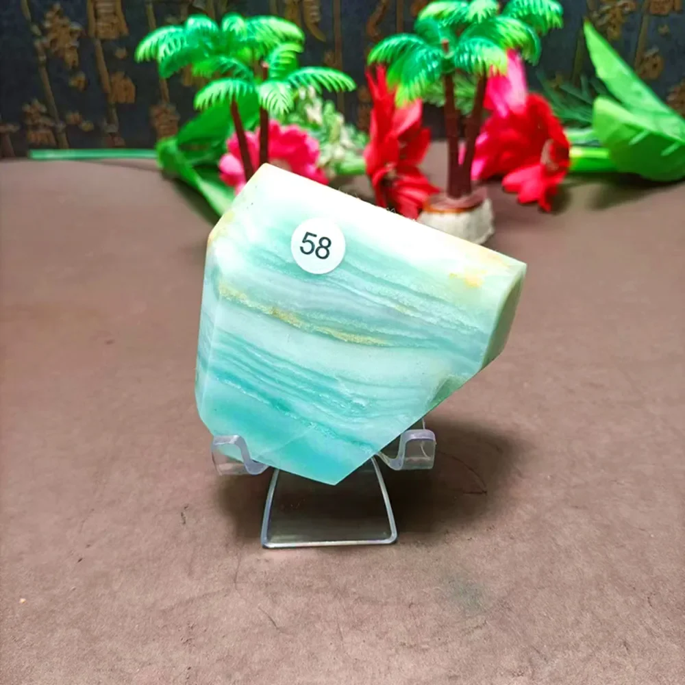 Natural quartz crystal pure hand-polished sky blue decoration, free form polishing, Reiki, decorative treatment, send bracket