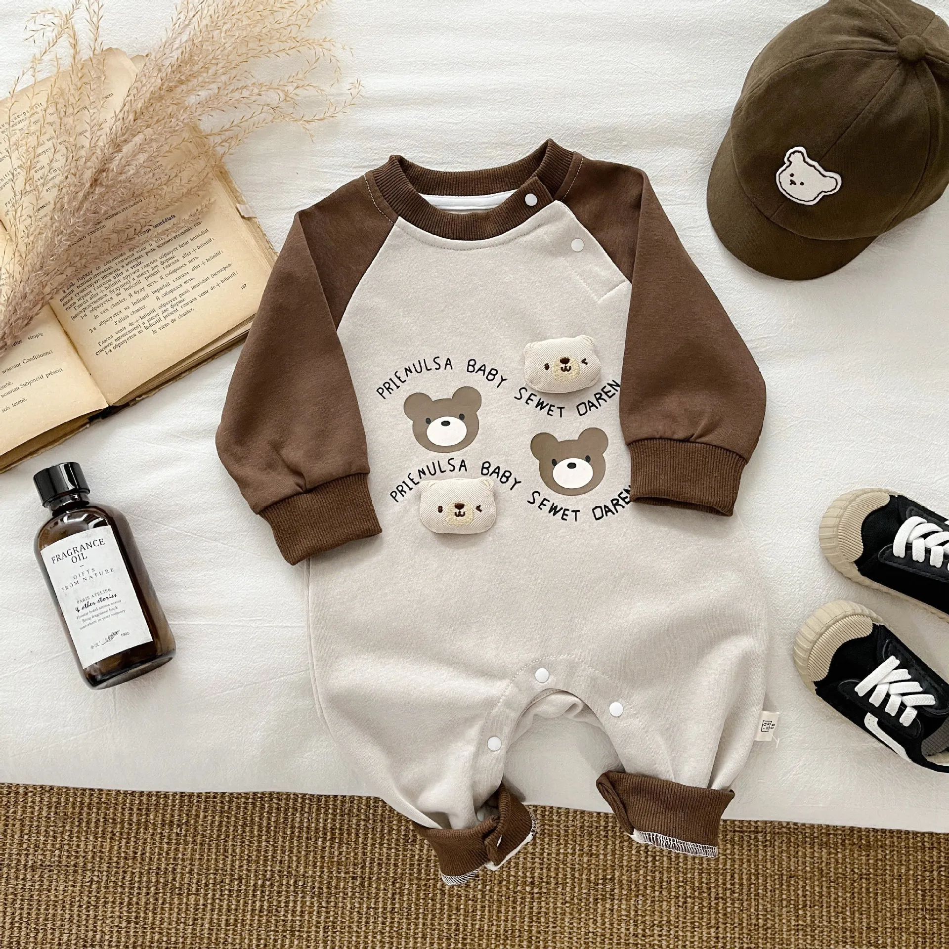 

2024 Autumn New Baby Boy Cartoon Bear Raglan Sleeve Romper Cotton Infant Toddler Long Sleeve Casual Jumpsuit Newborn Clothes