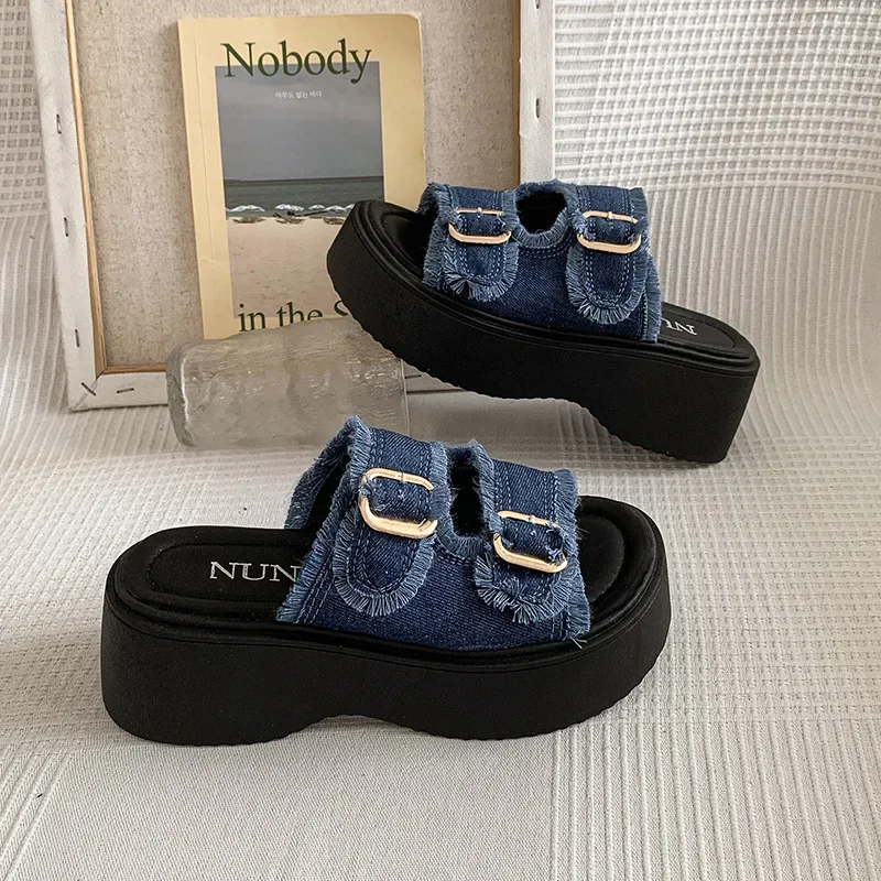 Summer style wearing sandals in 2026 is a new model of beautiful fashion and high-end slippers with skirts and thick-soled heigh