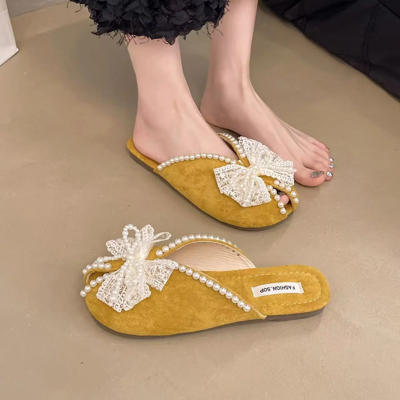 zapatillas-de-cuero-con-punta-cerrada-y-lazo-para-mujer-nuevas-sandalias-de-verano-con-suela-suave-antideslizante-a-la-moda-para-exteriores-con-suela-plana-tipo-mule