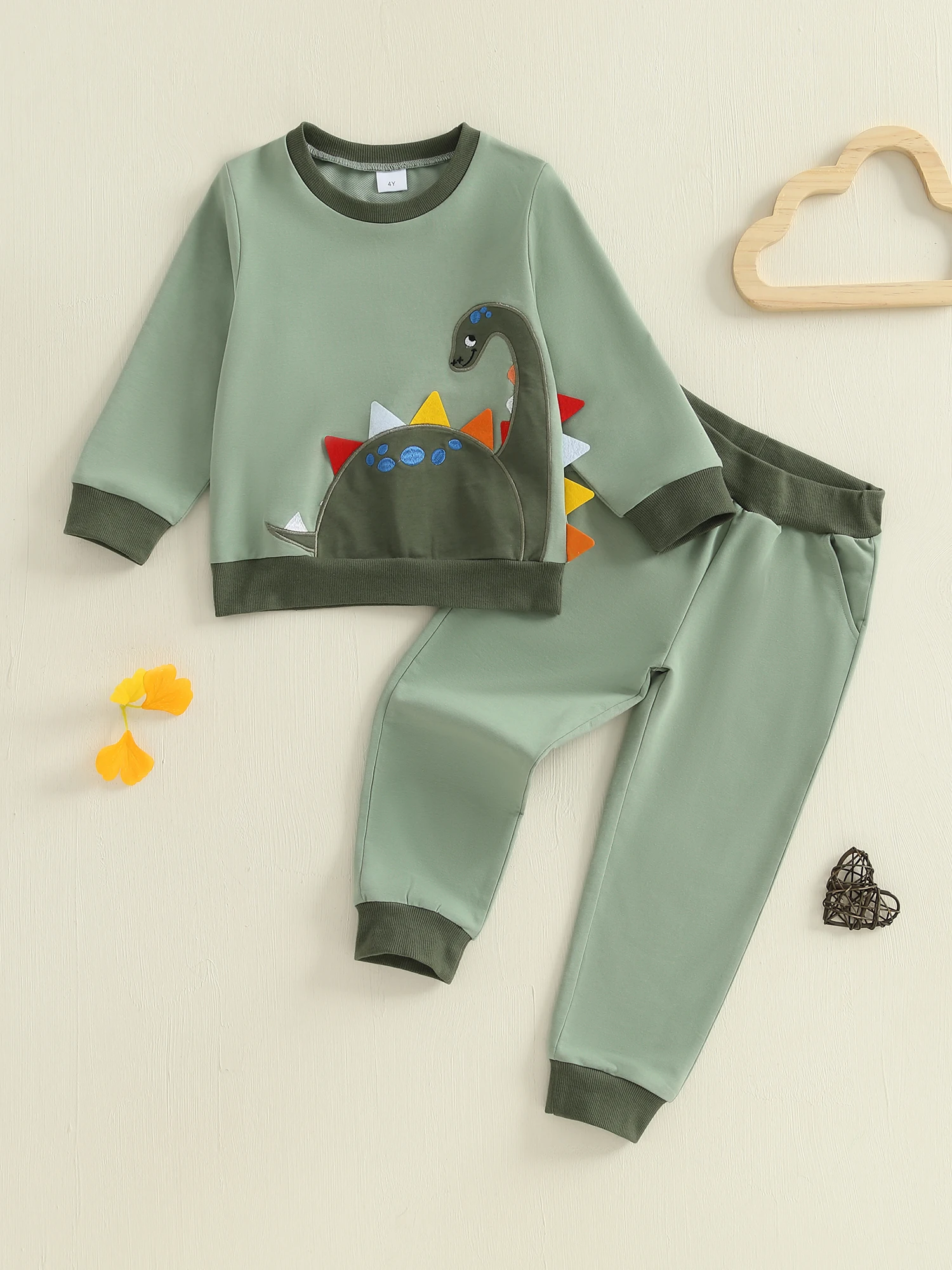 مجموعة الخريف للأطفال الصغار مكونة من قطعتين مع تطريز دينو لطيف على سويت شيرت وسراويل متطابقة - ملابس أطفال رائعة