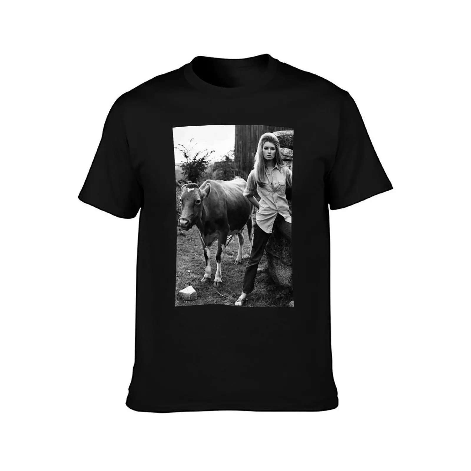 Young Martha and cow T-Shirt Work Wear Simple Tee Shirt T-Shirt