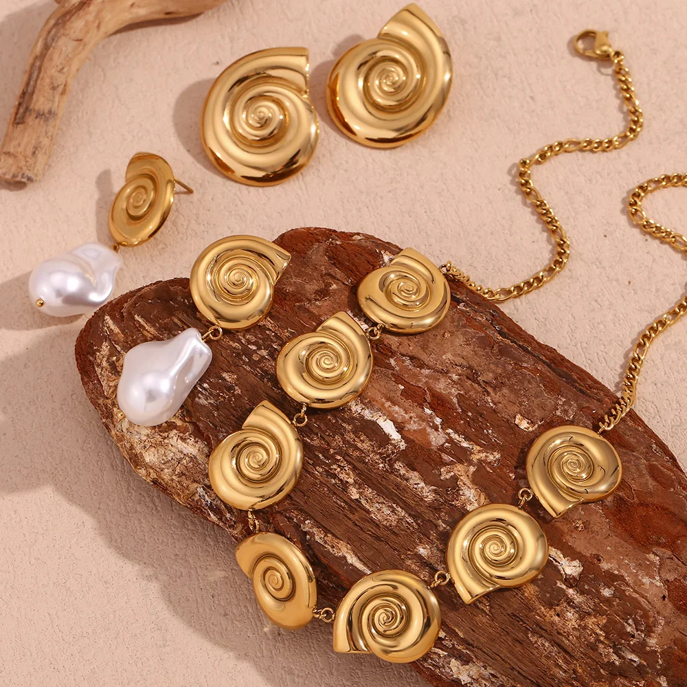 EBbelle Orecchini con perle barocche imitazione conchiglia di lumaca di mare Collana in acciaio inossidabile 316L Gioielli placcati in oro 18 carati
