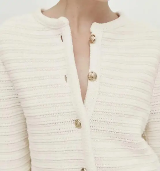 خريف 2024 سترة نسائية جديدة ذات نسيج ذهبي محبوك ort Jaet سترة نسائية مفتوحة من الأمام لون نقي تصميم منخفض مستدير Ne