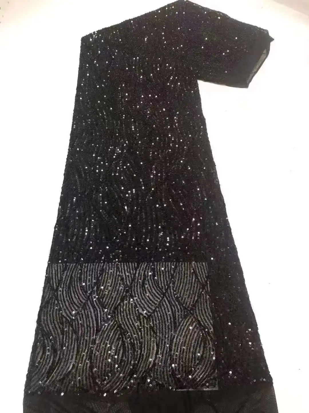 

Black Color Embroidered African Material with Shinny Sequins French Lace Fabric H-6.62201 for Lady or Party Wedding Dress