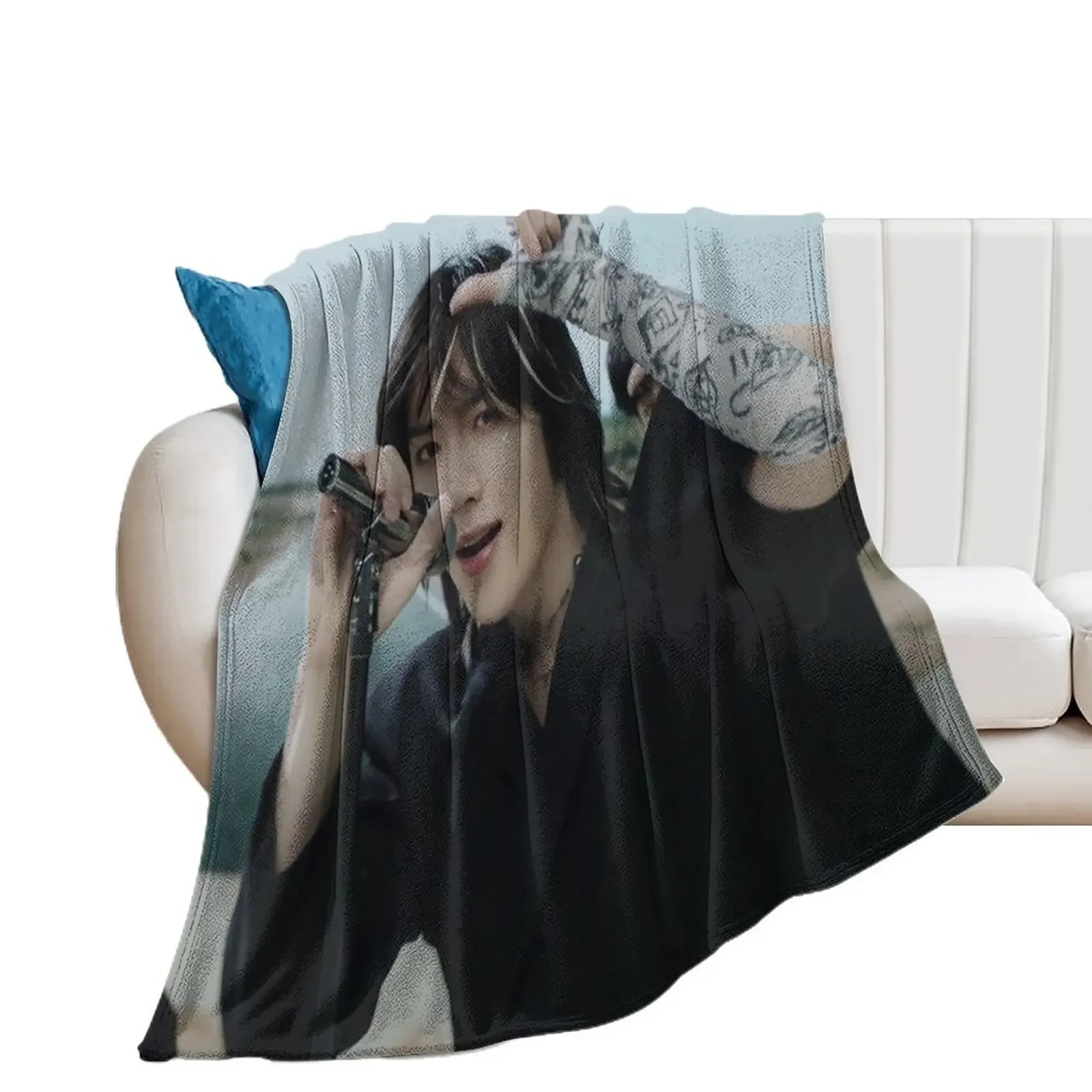 TXT - LOSER = LOVER - BEOMGYU Throw Blanket Travel anime Loose Decoratives Blankets