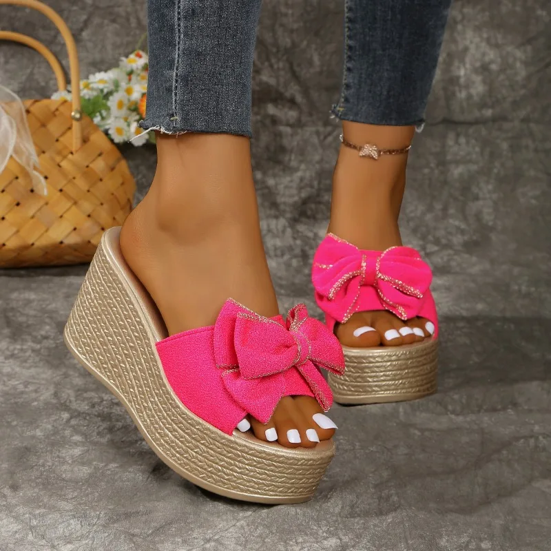 

Модные тапочки на высоком каблуке, летняя непромокаемая платформа, бант, удобная и элегантная женская обувь на танкетке большого размера.