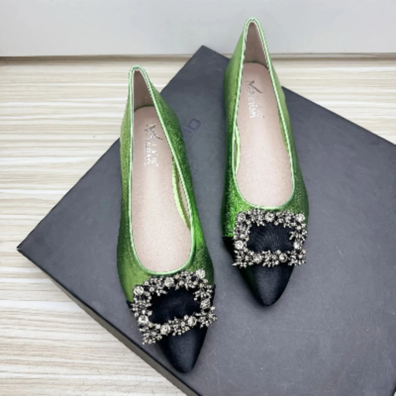 

Square Button Flat -bottom Single Shoes For Women Female 2025 Spring New Rhinestone Soft Bottom Large Size Working Shoes Flats