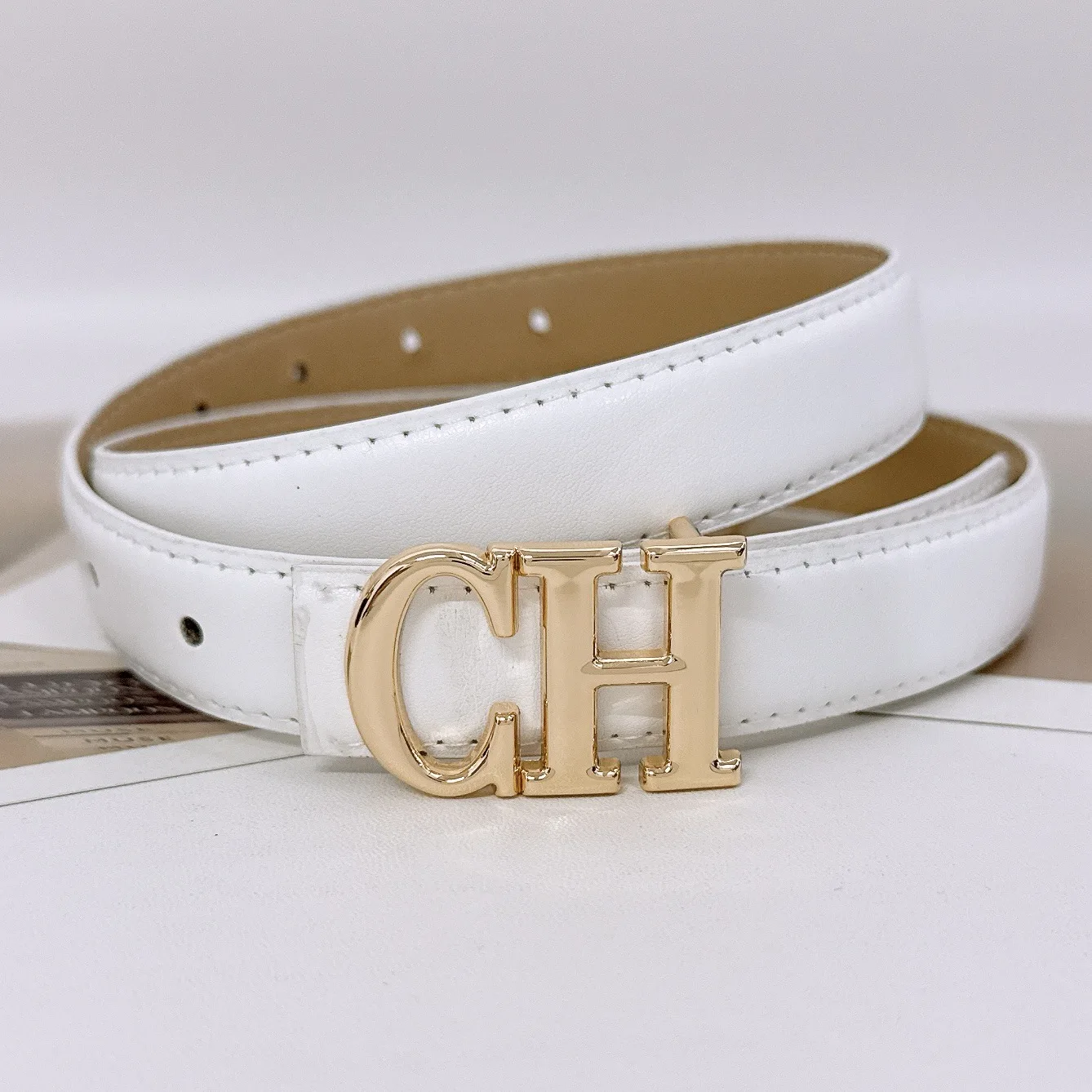 2025 المرأة الراقية حزام بسيط معدني إلكتروني مشبك حزام المرأة فستان سراويل جينز حزام للنساء حزام جلد جديد