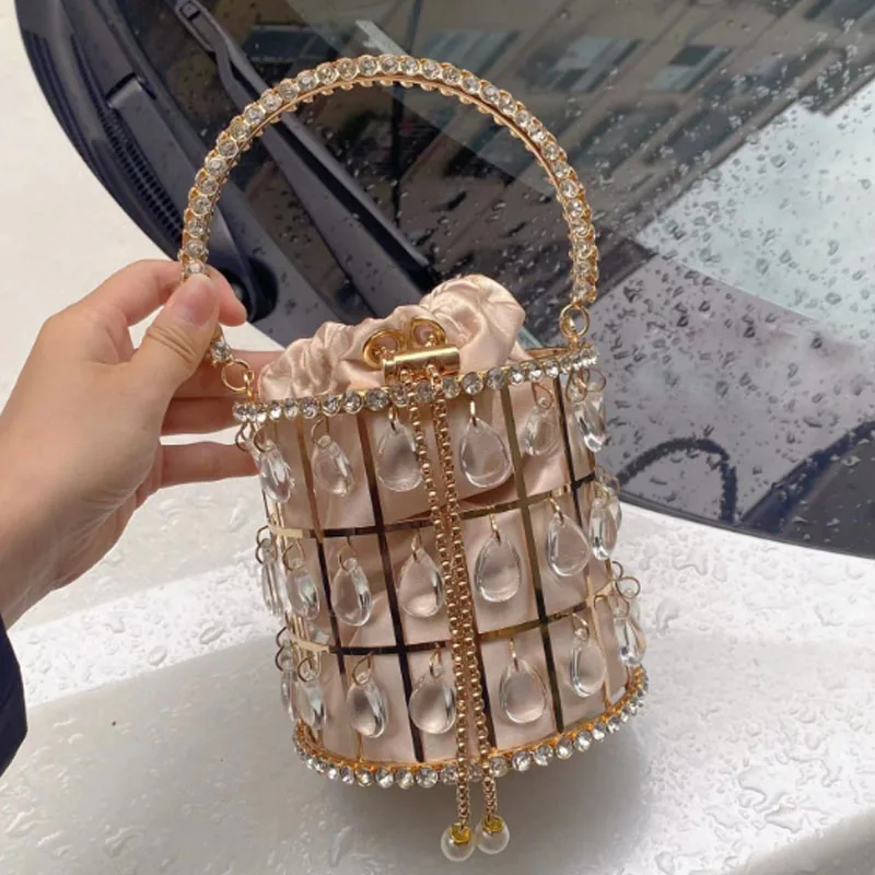 Luxury metal hollowed out women bag sparkling diamond studded vegetable basket water bucket bag banquet bag hand-held bag,